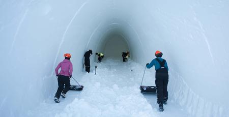 Building Icehotel