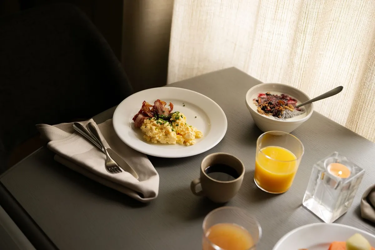 breakfast at icehotel