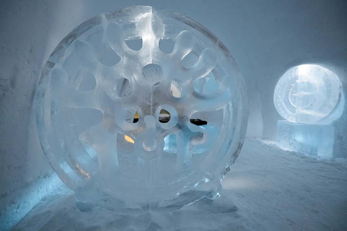 Art Suite Šiella by Elisabeth Kristensen & Laila Kolostyák | ICEHOTEL
