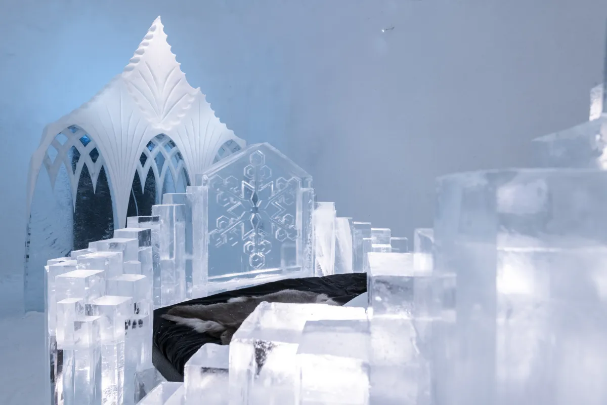 レスリー・セイヤ　サウサリート Sausalito Deluxe Suite Gentle Light by Natsuki Saito & Shingo Saito | ICEHOTEL