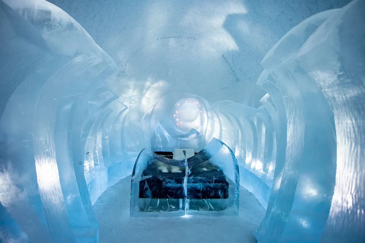 Art Suite 365 Crescents by Ida Mangsbo & Elin Juhlin | ICEHOTEL