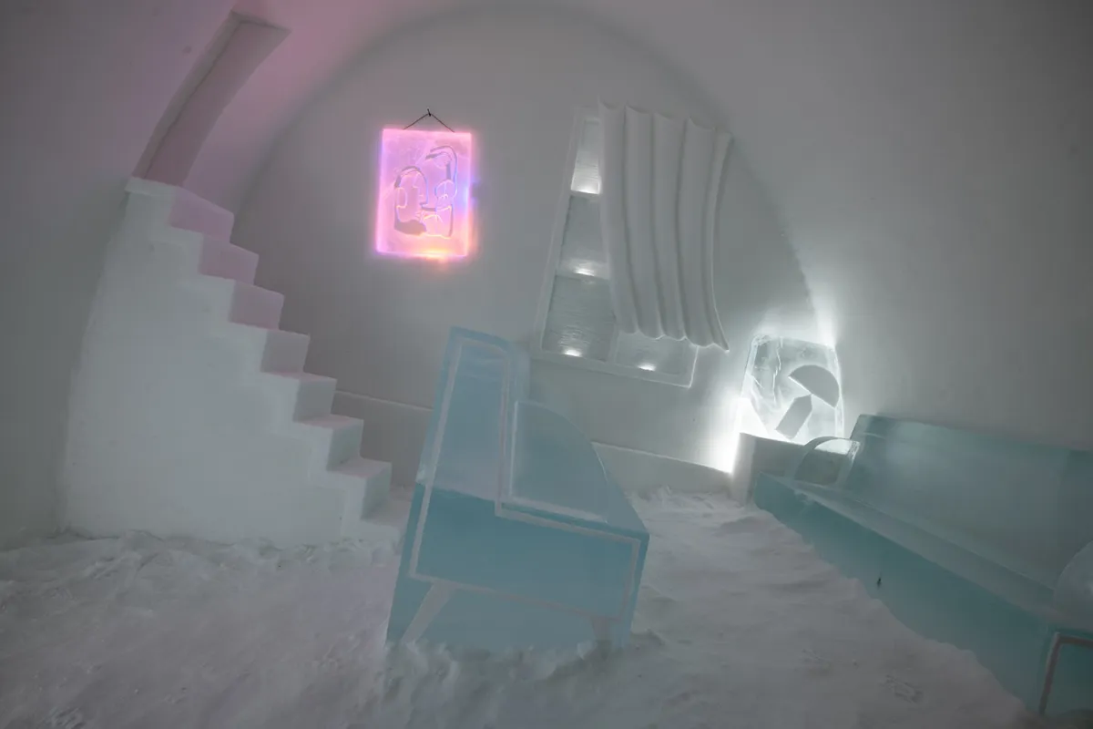 Art Suite MINUS 10 by Luc Voisin & Mathieu Brison