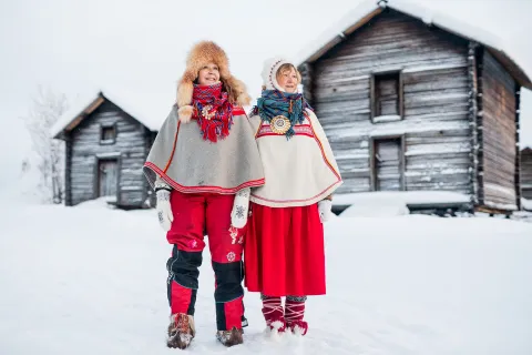 Artists Elisabeth Kristensen & Laila Kolostyák