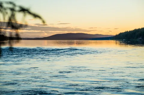 Midnight sun over the Torne River